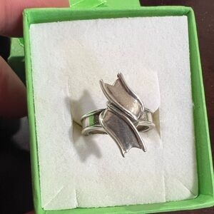 ‏Tiffany & co. ribbon bow silver ring size 6